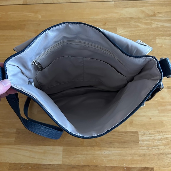 Studio Thirty-One Purse - Picture 3 of 4